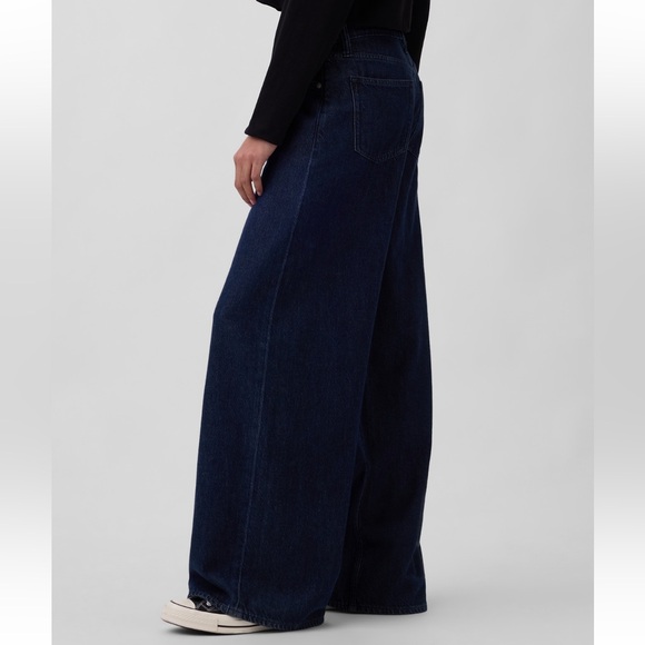 NWOT GAP Ultrasoft Baggy Jeans (28) - Picture 2 of 3